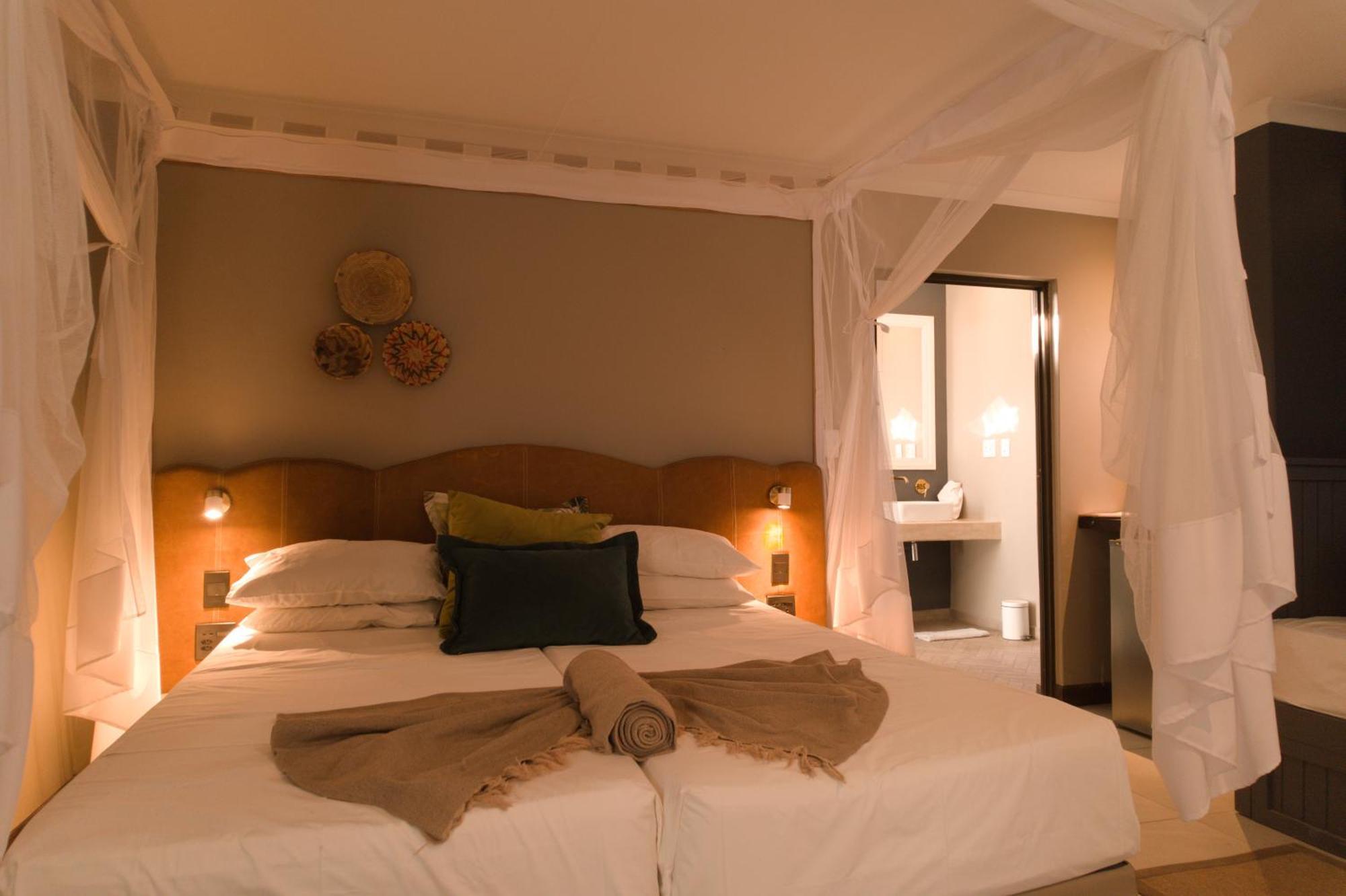 Toshari Lodge Окаукуехо Екстериор снимка