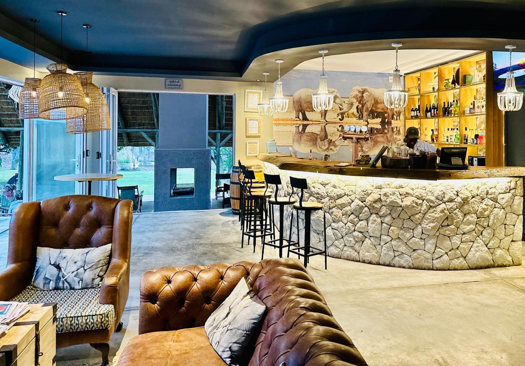 Toshari Lodge Окаукуехо Екстериор снимка
